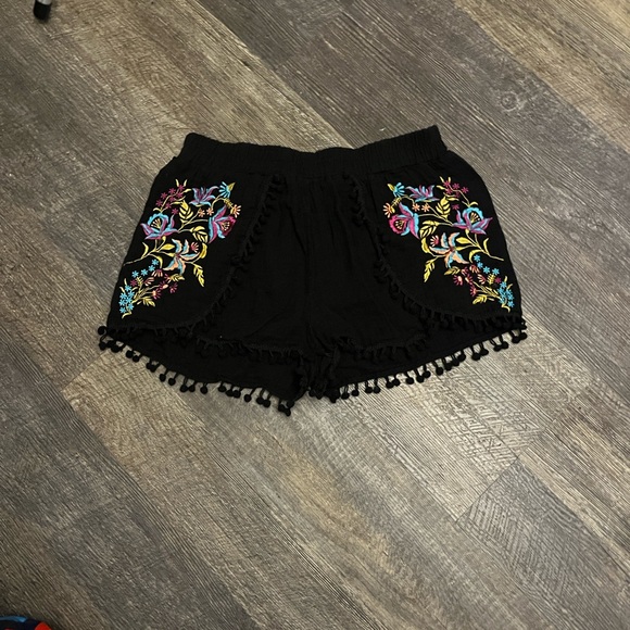Me to We Black High Waist Shorts with Colorful Embroidery - Picture 5 of 7
